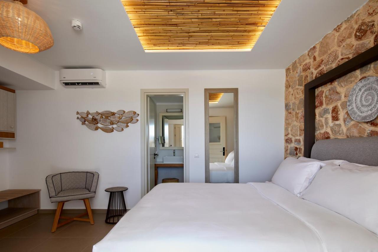 Sea Breeze Santorini Beach Resort, Curio By Hilton Agios Georgios (Santorini) Exterior foto