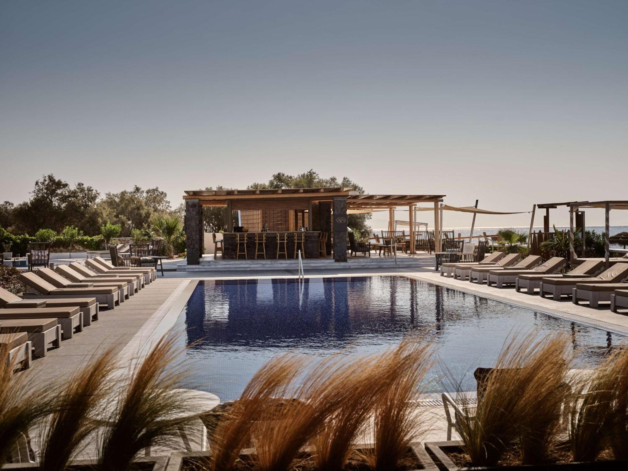Sea Breeze Santorini Beach Resort, Curio By Hilton Agios Georgios (Santorini) Exterior foto