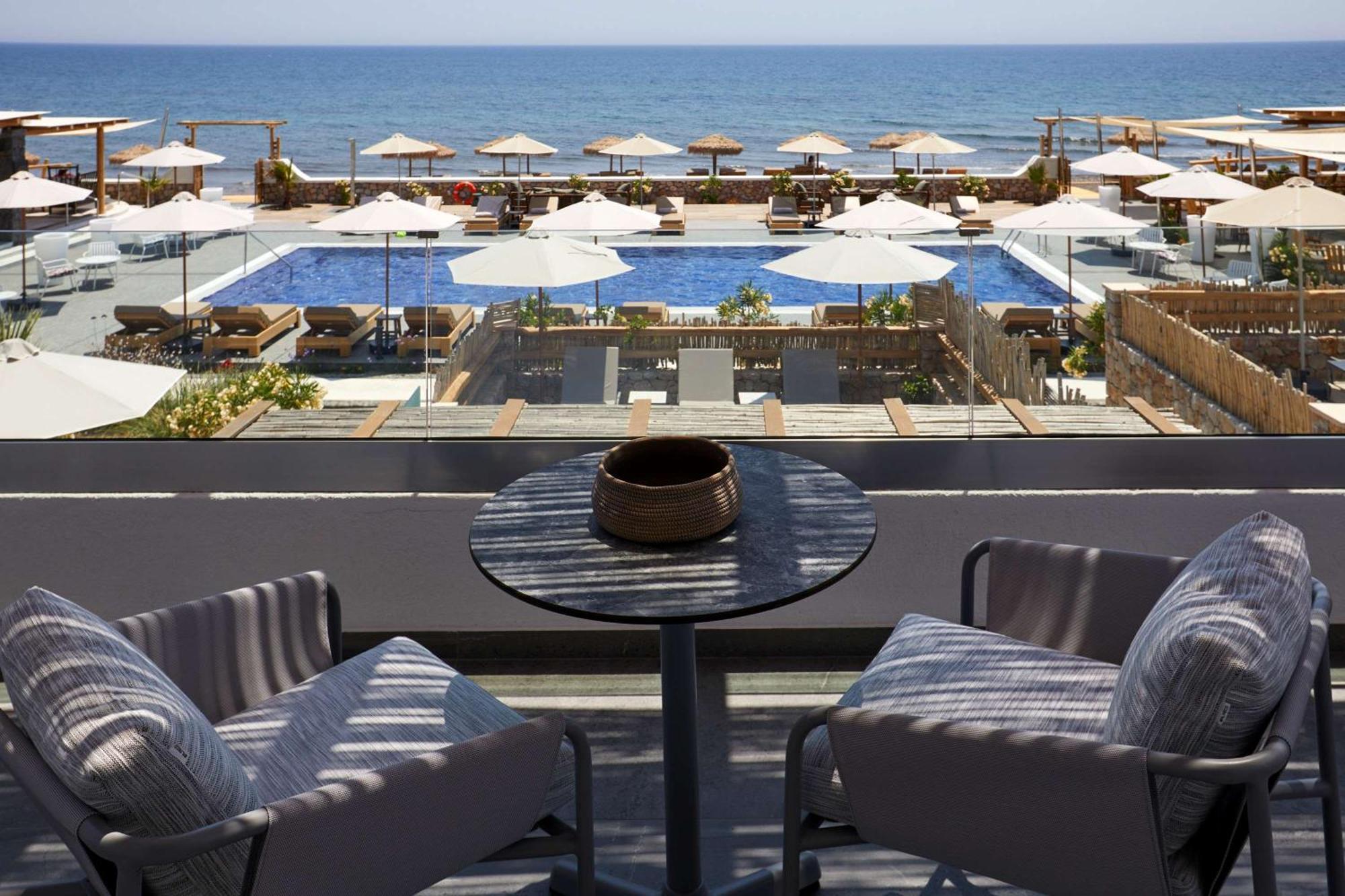 Sea Breeze Santorini Beach Resort, Curio By Hilton Agios Georgios (Santorini) Exterior foto