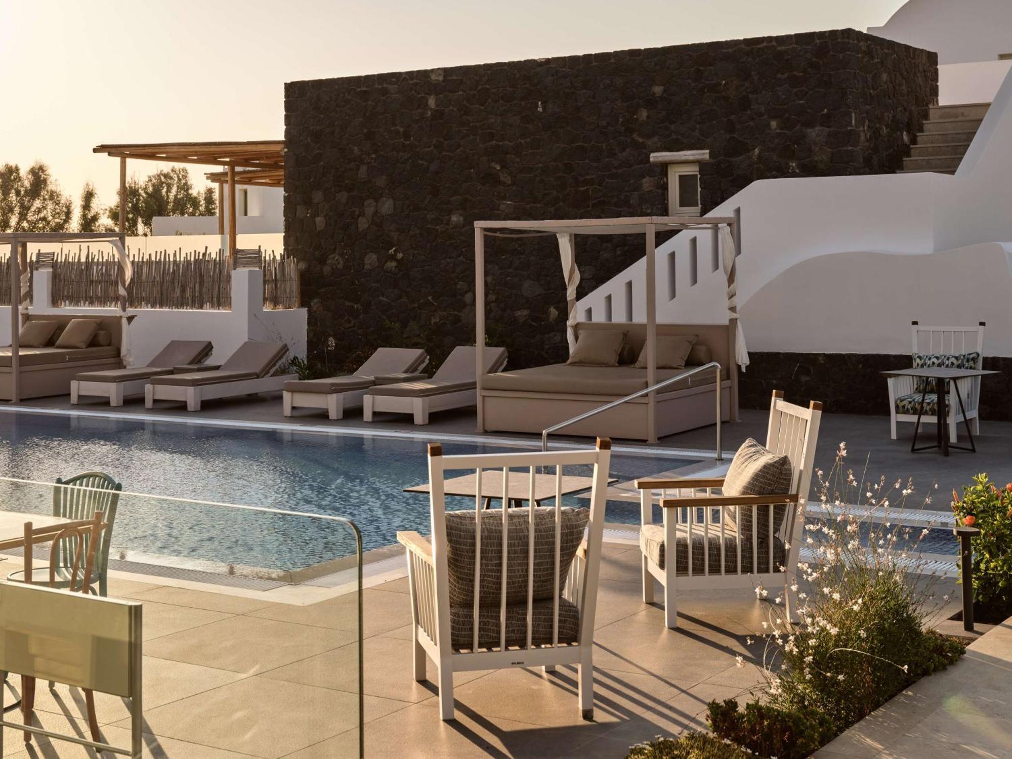 Sea Breeze Santorini Beach Resort, Curio By Hilton Agios Georgios (Santorini) Exterior foto
