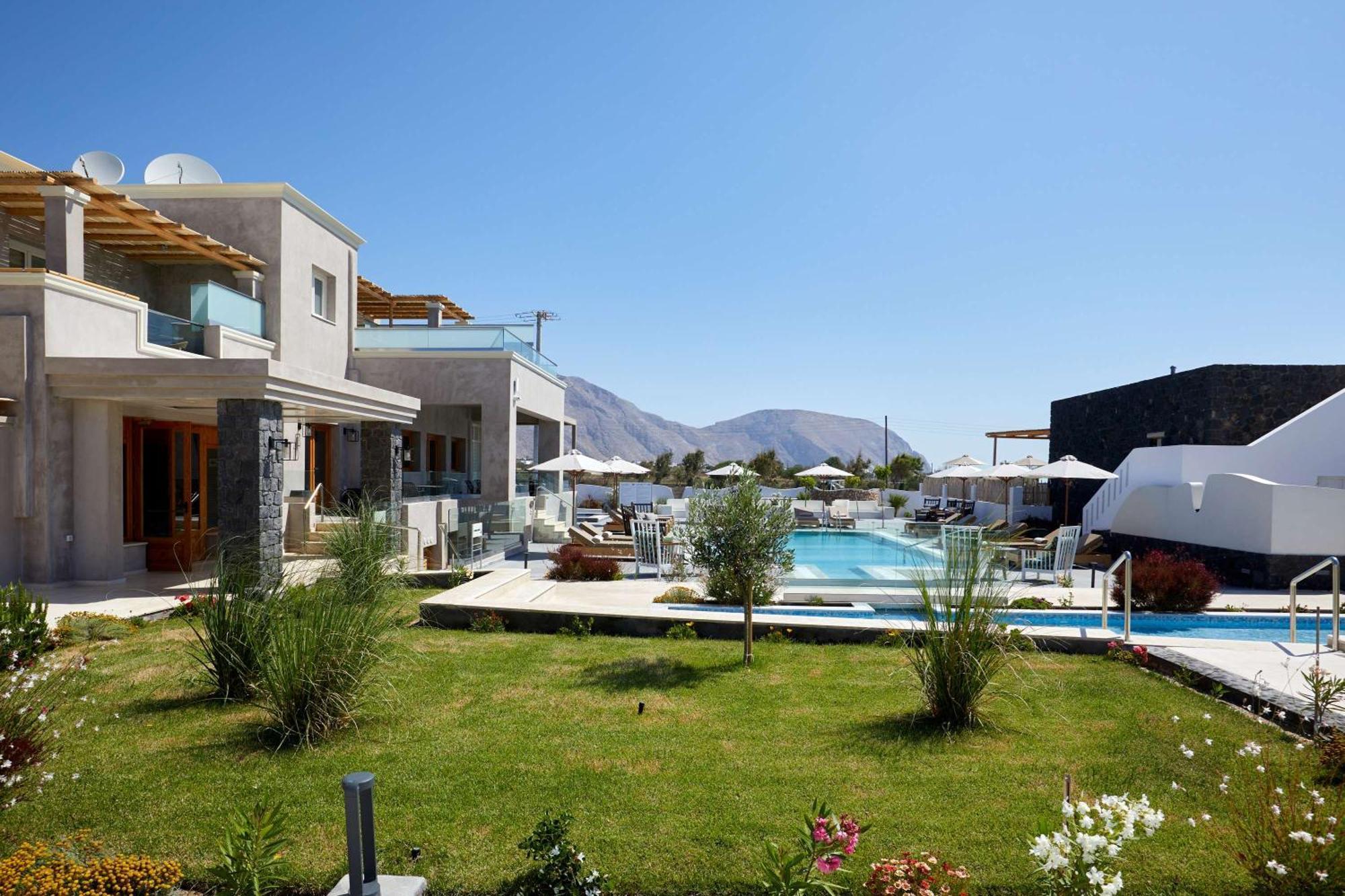 Sea Breeze Santorini Beach Resort, Curio By Hilton Agios Georgios (Santorini) Exterior foto