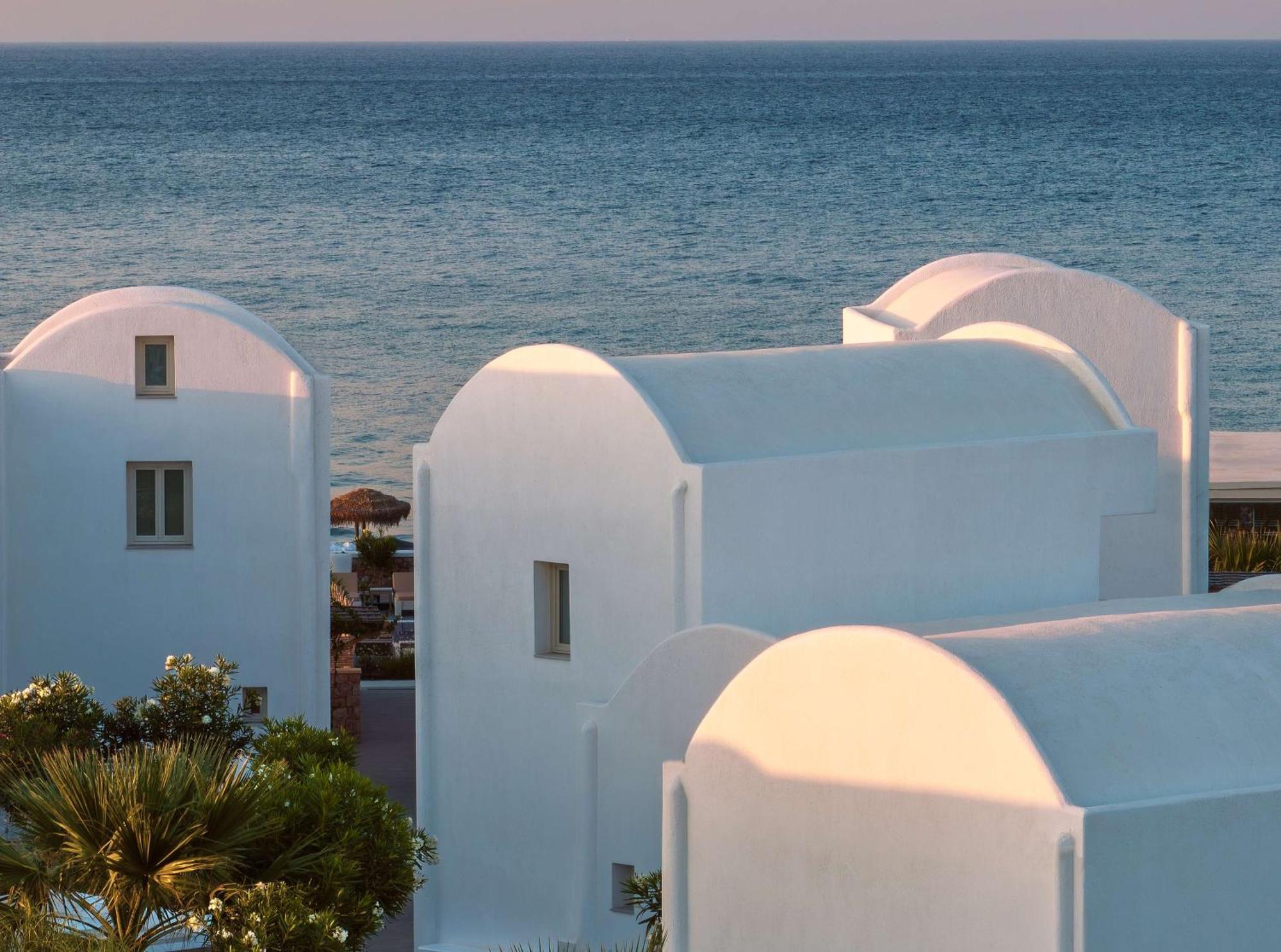 Sea Breeze Santorini Beach Resort, Curio By Hilton Agios Georgios (Santorini) Exterior foto