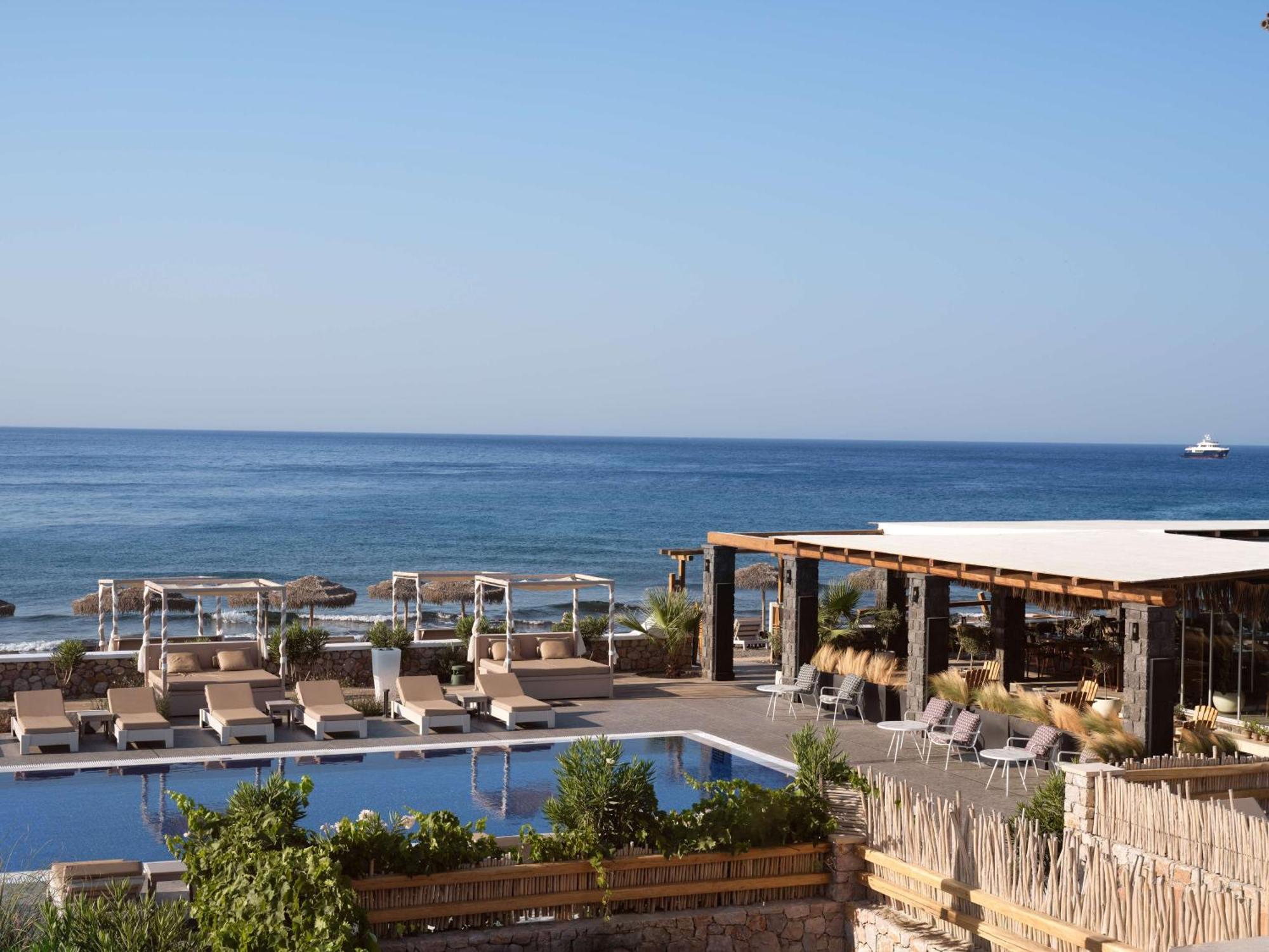 Sea Breeze Santorini Beach Resort, Curio By Hilton Agios Georgios (Santorini) Exterior foto